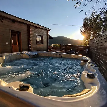 Le Chalet Jacuzzi Et Detente 4 Etoiles Bagnères-de-Bigorre Buitenkant foto
